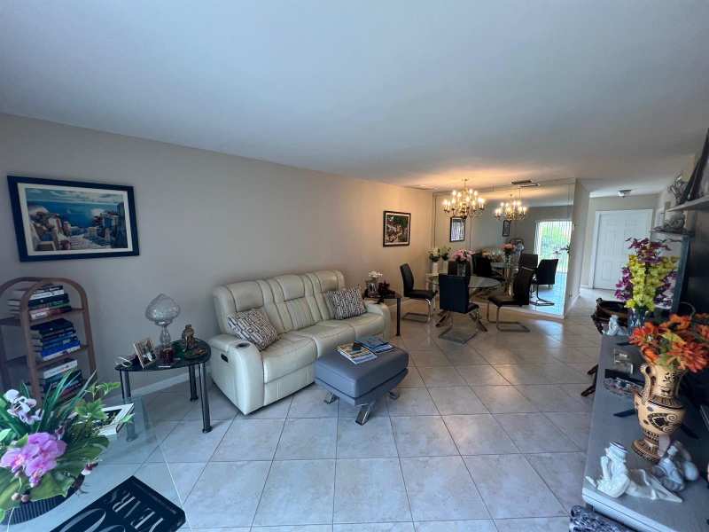 8584 BELLA VISTA Drive, Boca Raton FL 33433