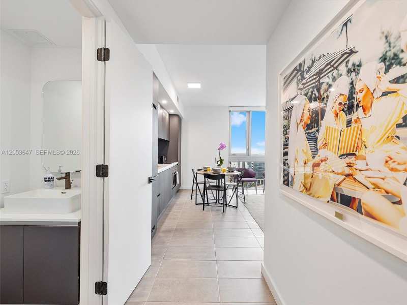 227 NE 2nd St # 2706, Miami FL 33132