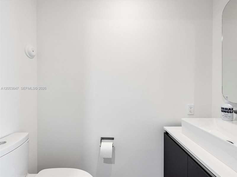 227 NE 2nd St # 2706, Miami FL 33132