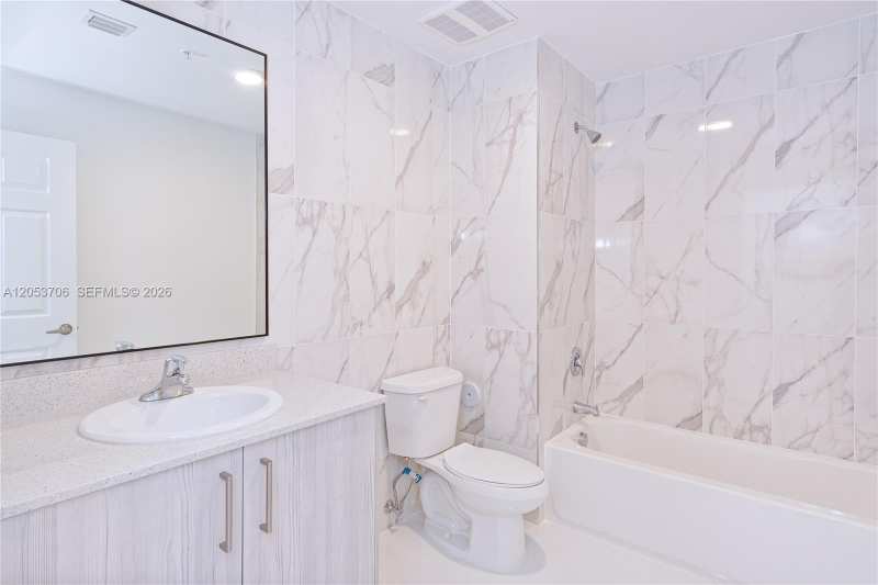 10950 NW 82nd St # 422, Doral FL 33178