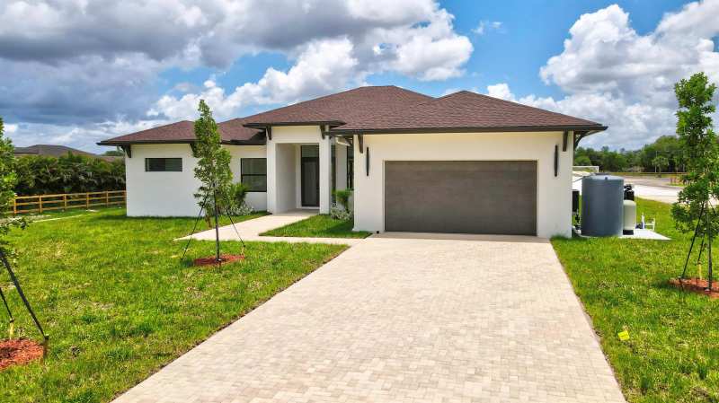 2324 DEER RUN Trail, FL 33470