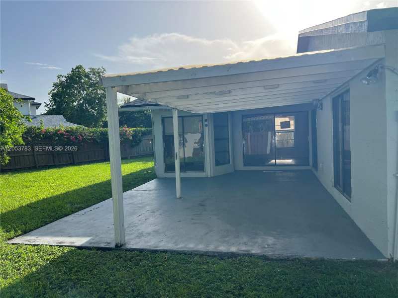 590 SW 166th Ter, Weston FL 33326