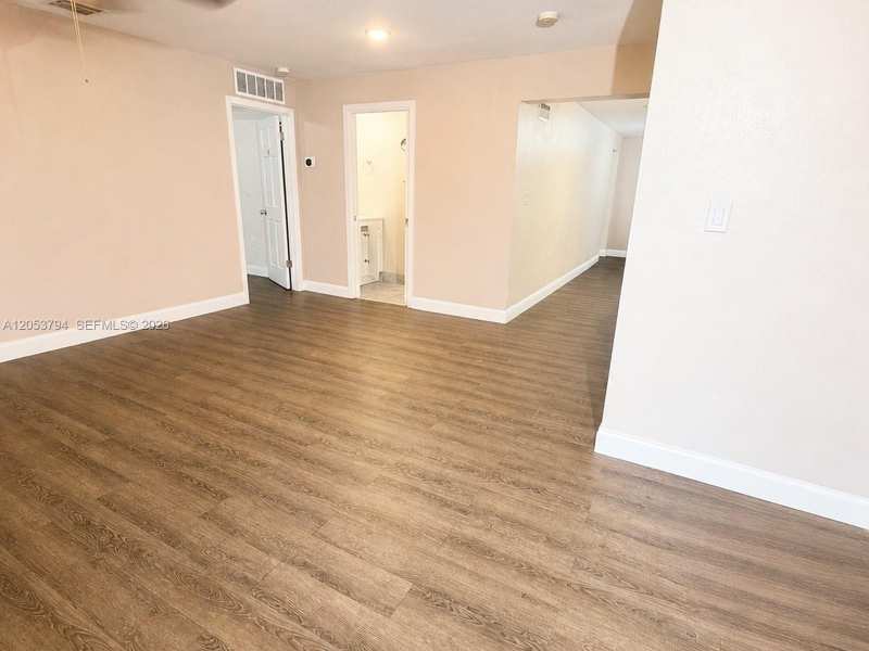 985 SW 10th St # 3, Miami FL 33130