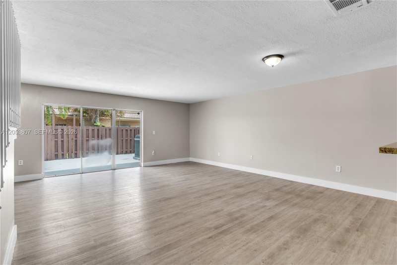 7463 SW 164th Ave, Miami FL 33193