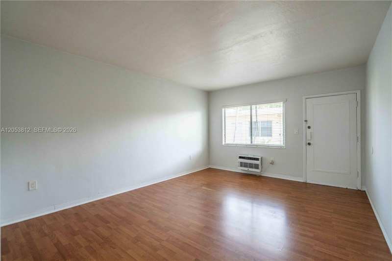 7315 Harding Ave # 15, Miami Beach FL 33141