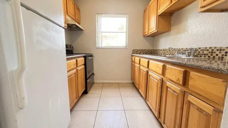 200 Croton Avenue # 111, Lantana FL 33462