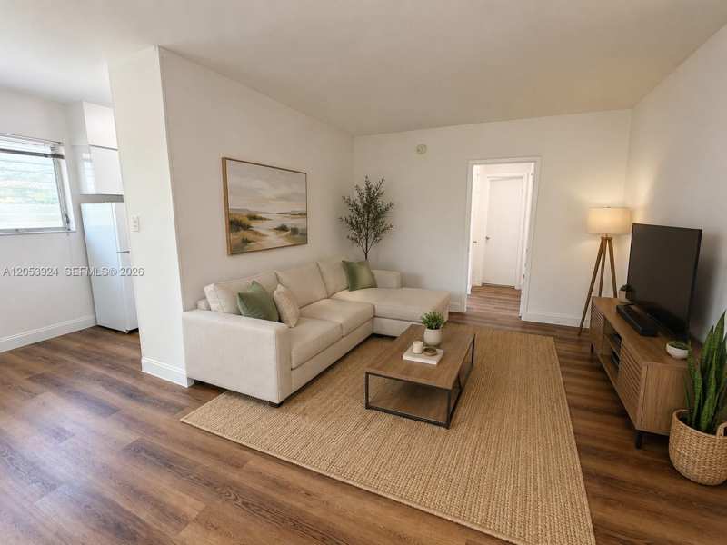 34 Madeira Ave # 6, Coral Gables FL 33134