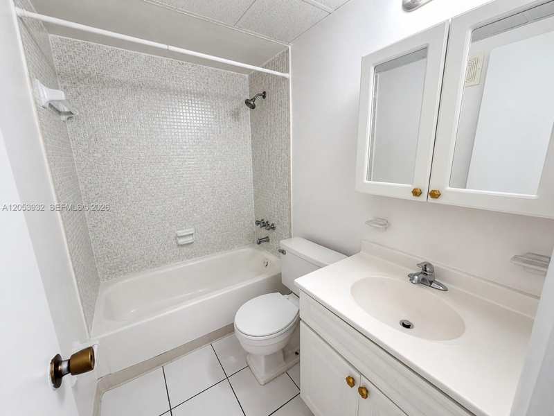 7500 SW 59th Pl # 109, South Miami FL 33143