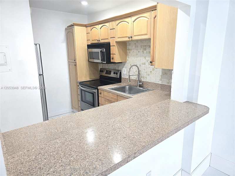 6070 W 18th Ave # 213, Hialeah FL 33012