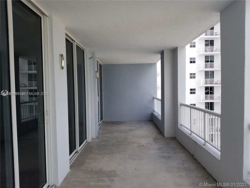 170 SE 14th St # 2205, Miami FL 33131