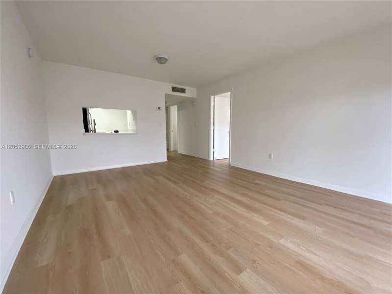 9350 Fontainebleau Blvd # 609, Miami FL 33172