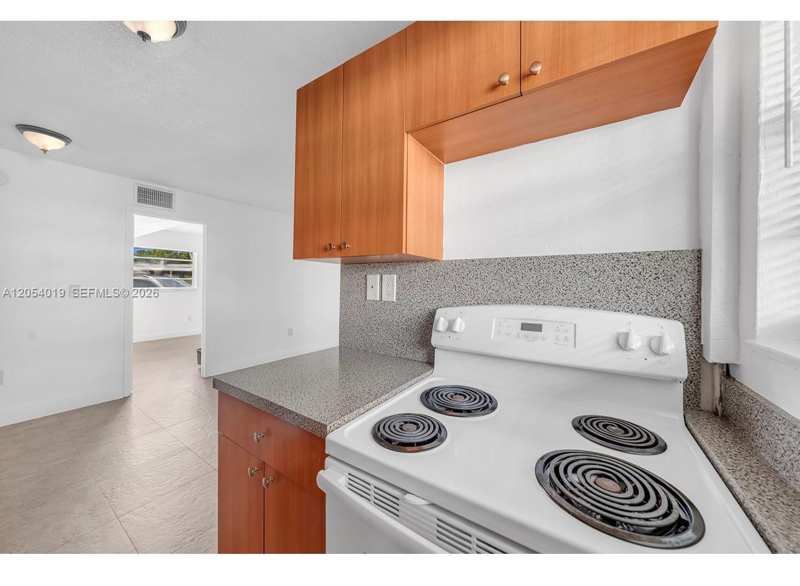 6270 W Flagler St # A10, Miami FL 33144