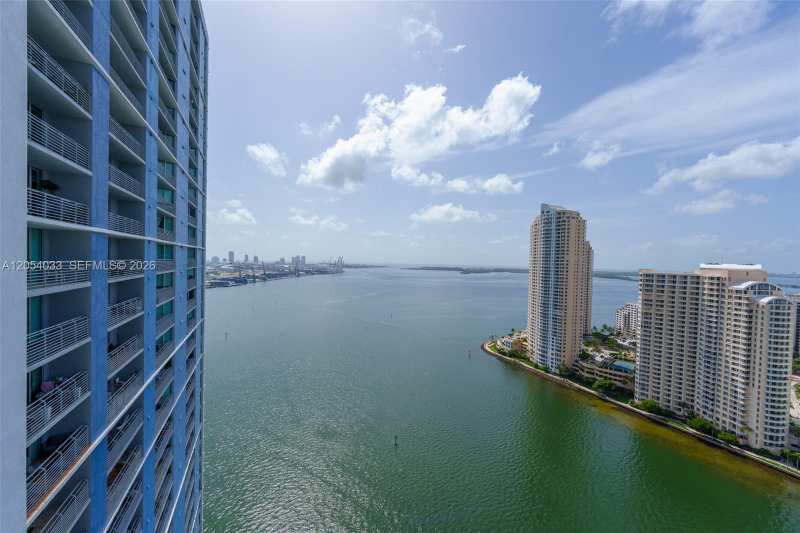 325 S Biscayne Blvd # 3326, Miami FL 33131