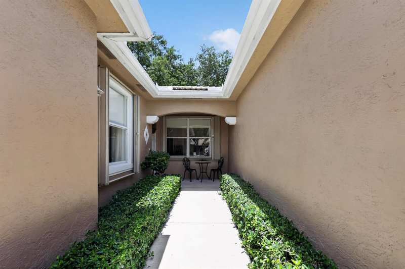 2159 MAN OF WAR, West Palm Beach FL 33411
