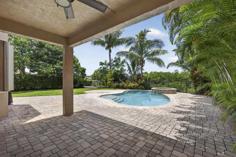 9081 Dupont Place, Wellington FL 33414