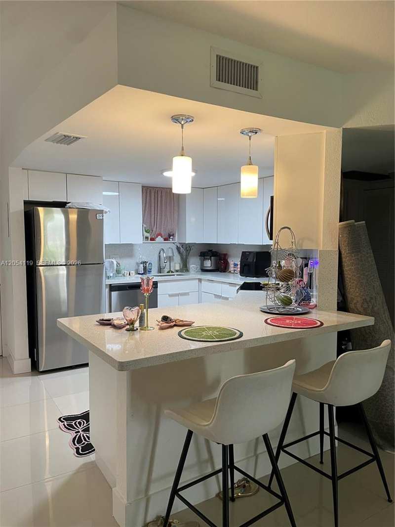 8225 Lake Dr # 104, Doral FL 33166