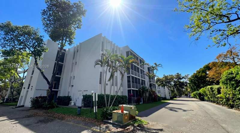 483 N Pine Island Rd # 205, Plantation FL 33324