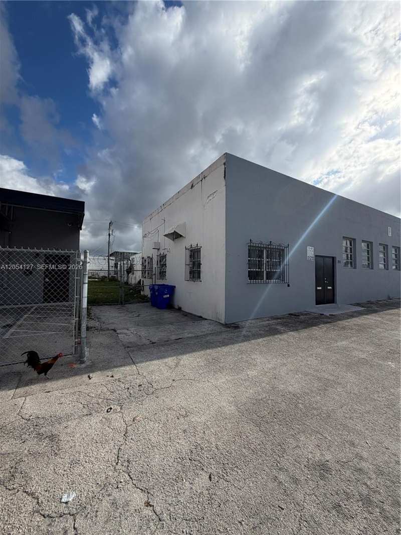 211 W 22nd St, Hialeah FL 33010