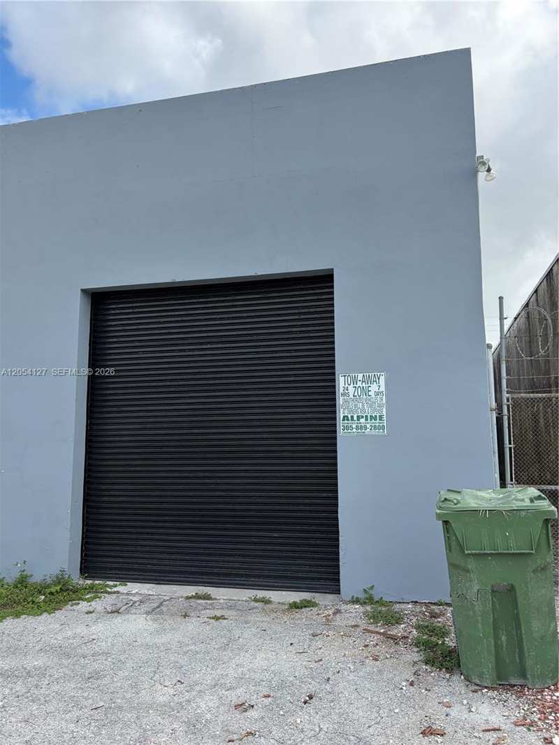 211 W 22nd St, Hialeah FL 33010