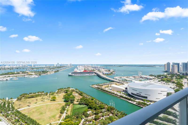 1040 Biscayne Blvd # 3802, Miami FL 33132