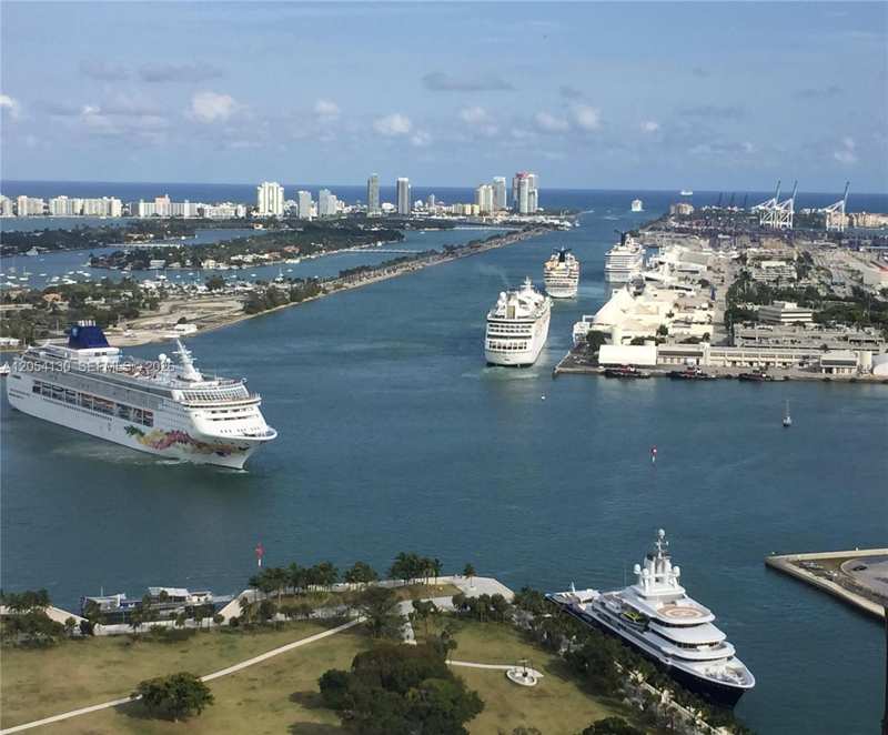 1040 Biscayne Blvd # 3802, Miami FL 33132