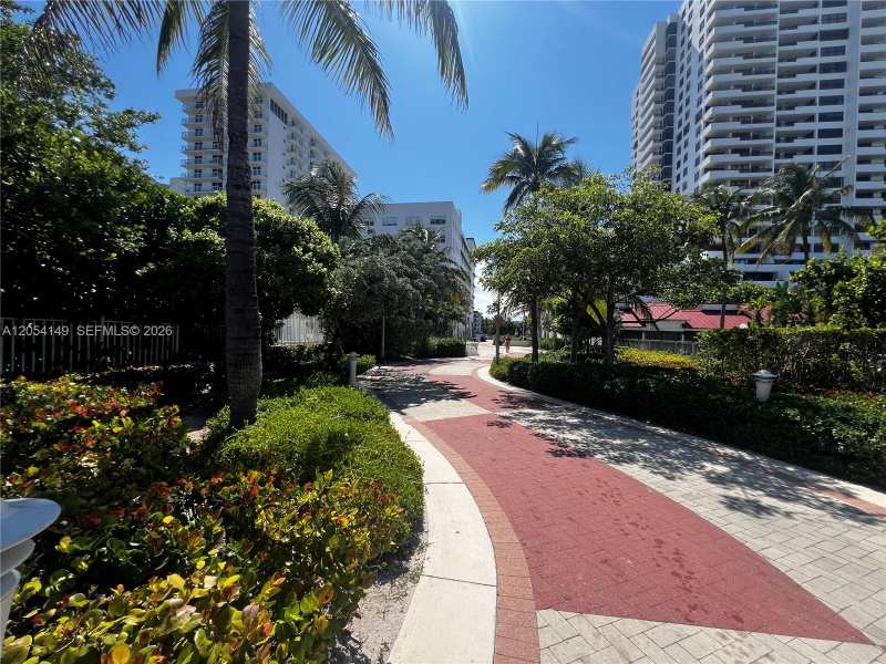 2457 Collins Ave # 402, Miami Beach FL 33140