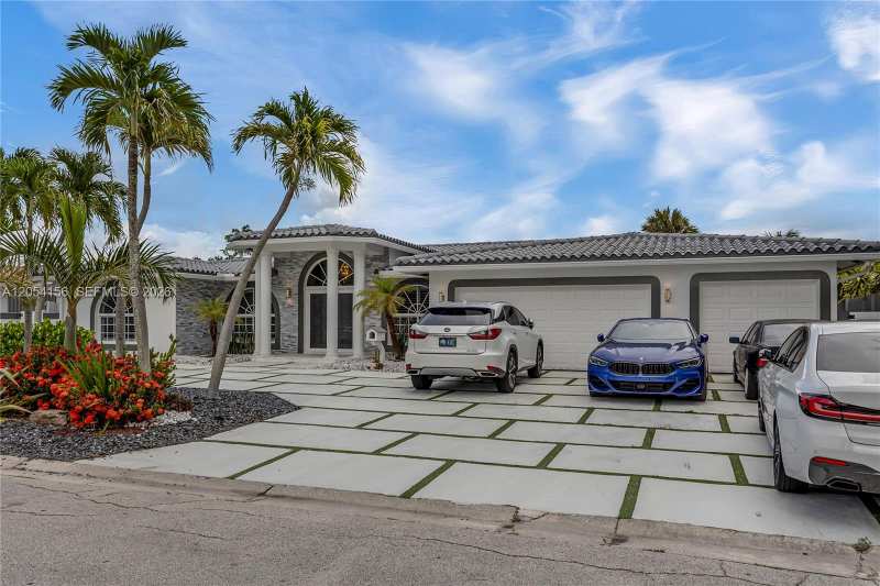 2920 NE 55th Pl, Fort Lauderdale FL 33308