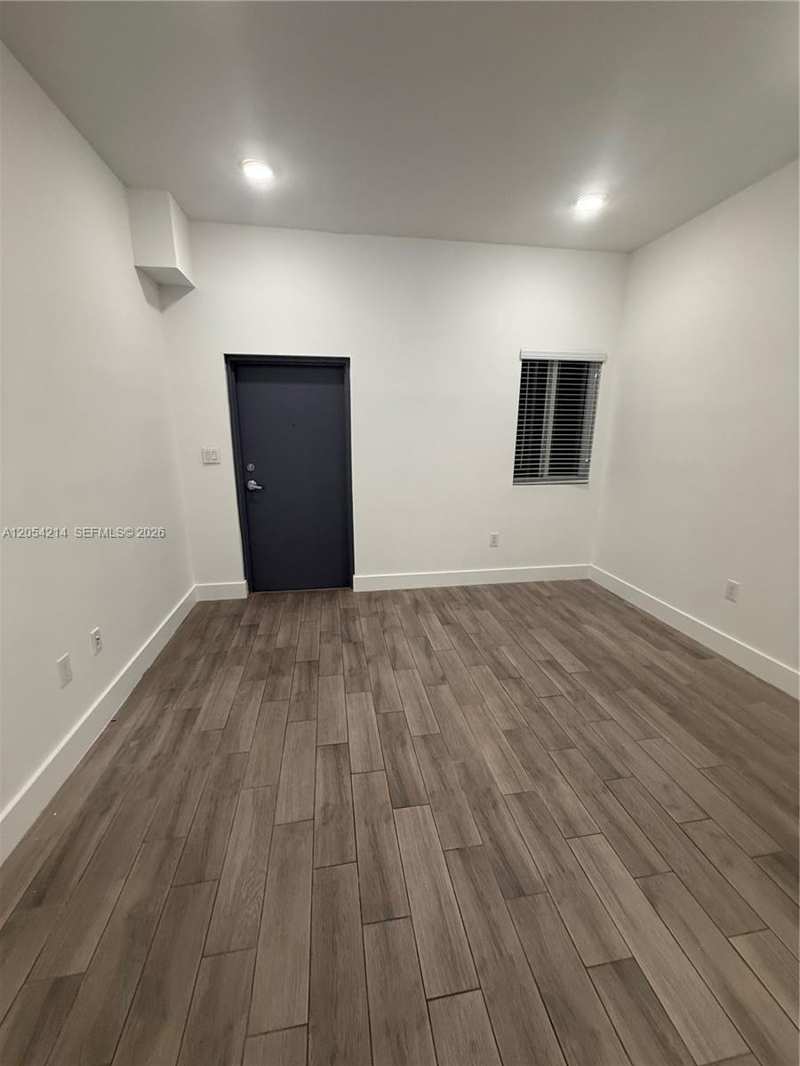 486 E 30th St # 101, Hialeah FL 33013