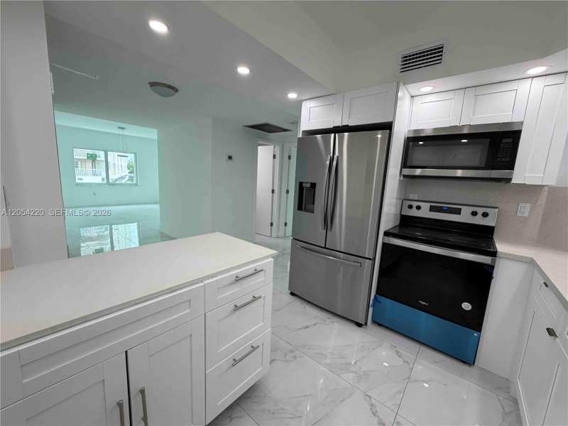 500 Bayview Dr # 232, Sunny Isles Beach FL 33160