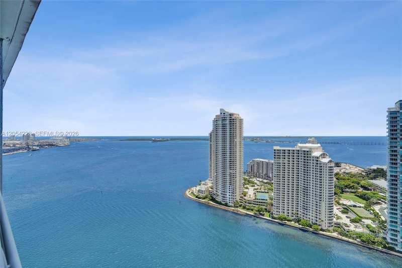 335 S Biscayne Blvd # 3807, Miami FL 33131