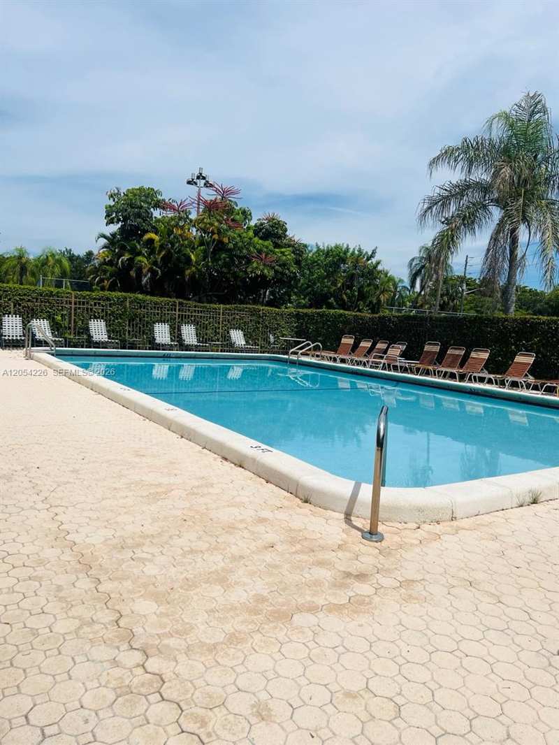 4613 NW 91st Ave, Sunrise FL 33351