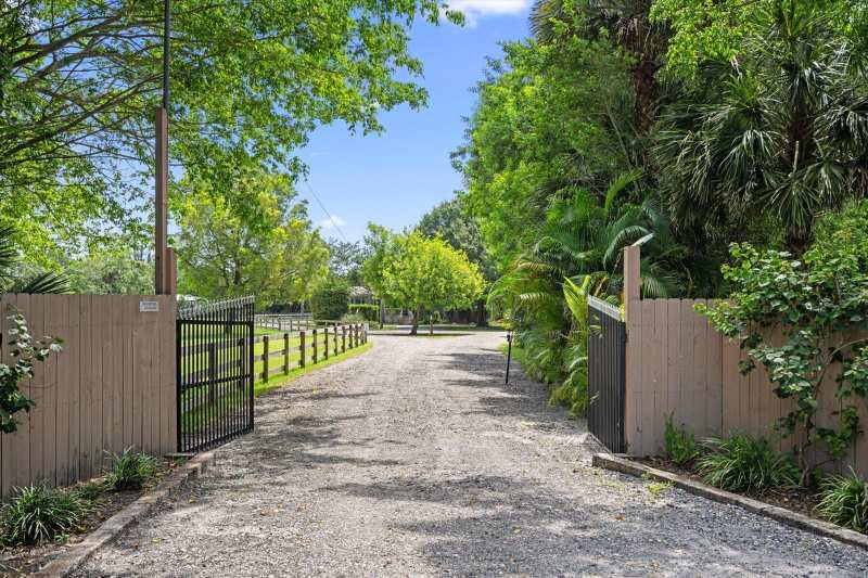 2454/2376 E Road, Loxahatchee FL 33470