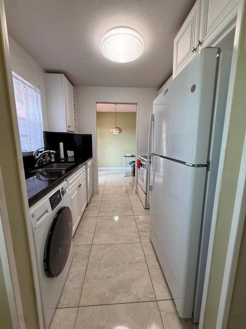 22 GOLFS EDGE # B, West Palm Beach FL 33417