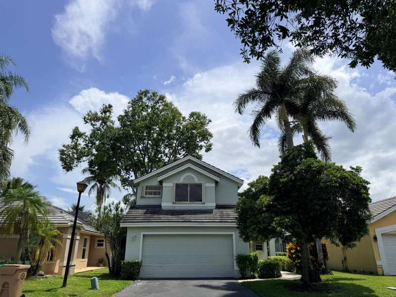 8870 Woodside Court, Davie FL 33328