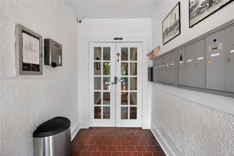 3409 S Le Jeune Rd # 11, Coral Gables FL 33134