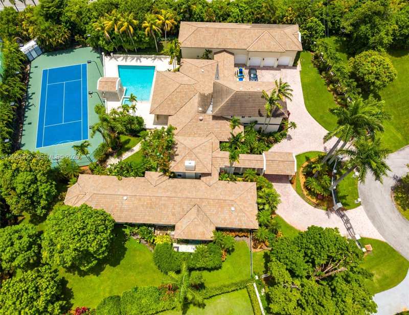 7855 SW 83rd Ct, Miami FL 33143