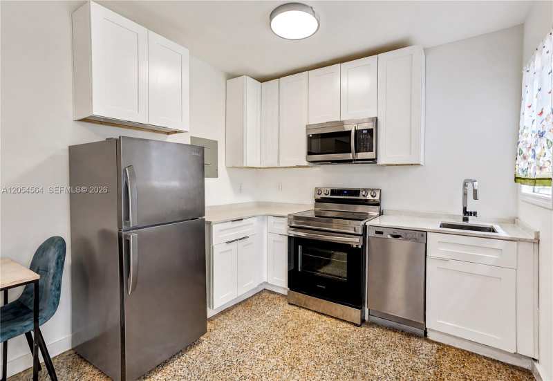 421 75th St # 1, Miami Beach FL 33141