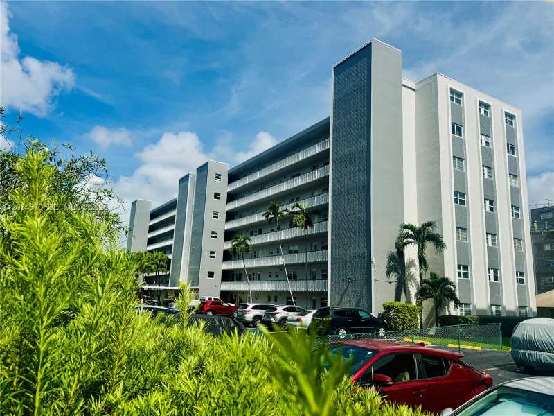 420 NE 12th Ave # 502, Hallandale Beach FL 33009