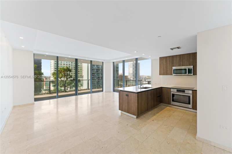 88 SW 7th St # 712, Miami FL 33130