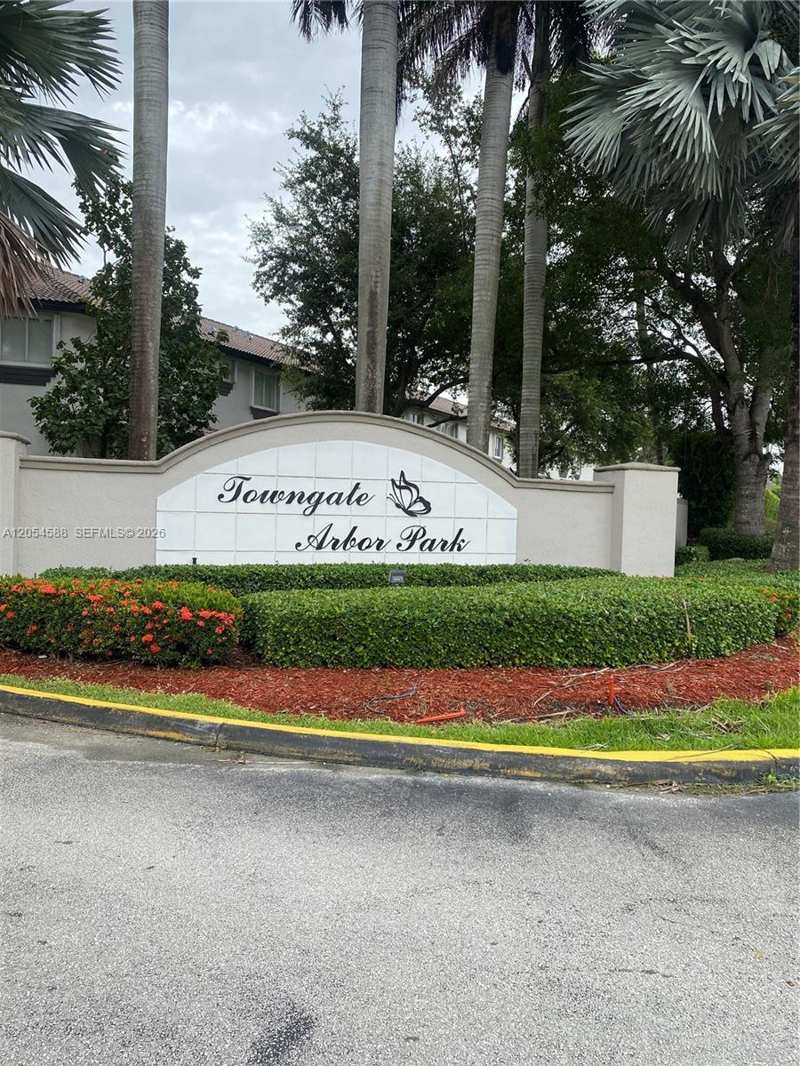 1928 SE 23rd Ave, Homestead FL 33035