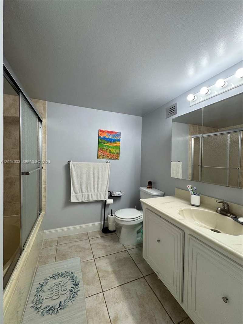 1000 Parkview Dr # 107, Hallandale Beach FL 33009