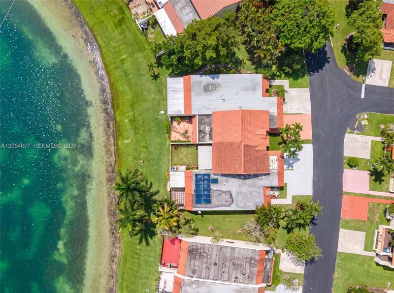 19113 NW 64th Ct, Hialeah FL 33015