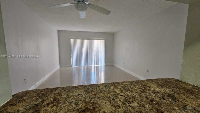 5201 NW 7th St # 207, Miami FL 33126