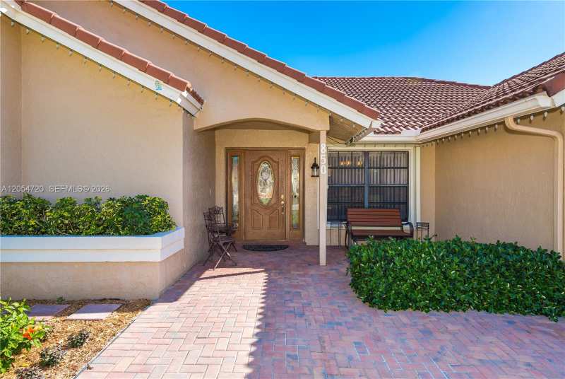 850 Amherst Ave, Davie FL 33325