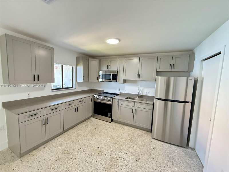 180 NE 57th St # 14, Miami FL 33137