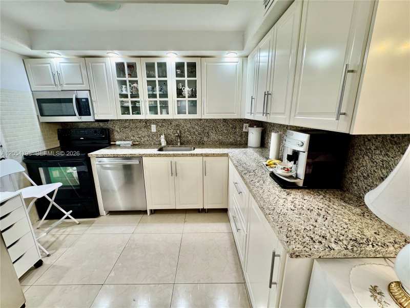 18051 Biscayne Blvd # 1002, Aventura FL 33160