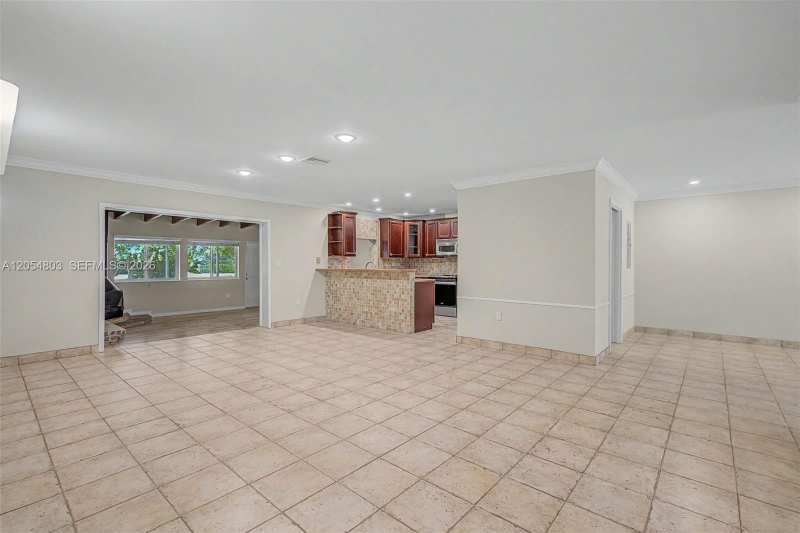 10650 SW 77th Ct, Pinecrest FL 33156