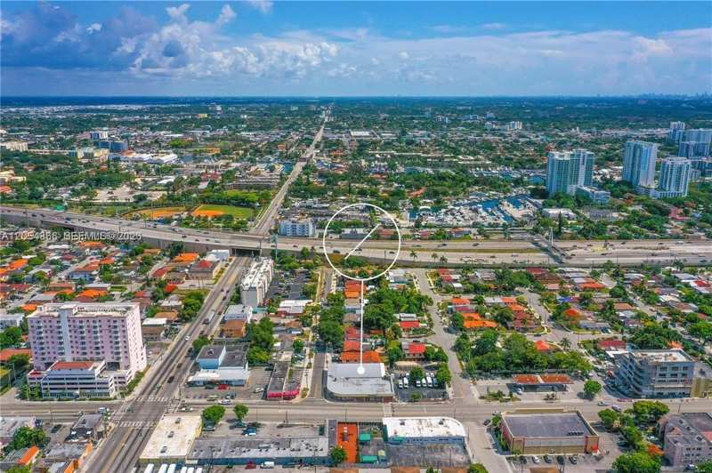 721 NW 21st Ct, Miami FL 33125