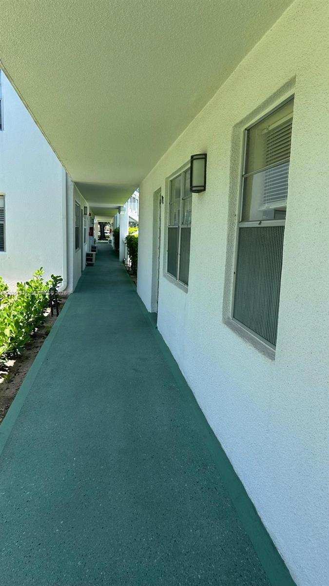 291 Farnham M, Deerfield Beach FL 33442
