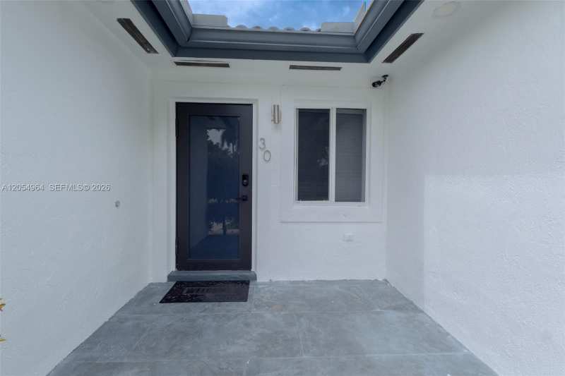 30 NW 159th St, Miami FL 33169